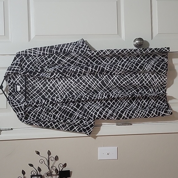 Dress, cover up (8), purse, and new ear-rings . Reduced from 25 to $14.00 - Picture 12 of 17